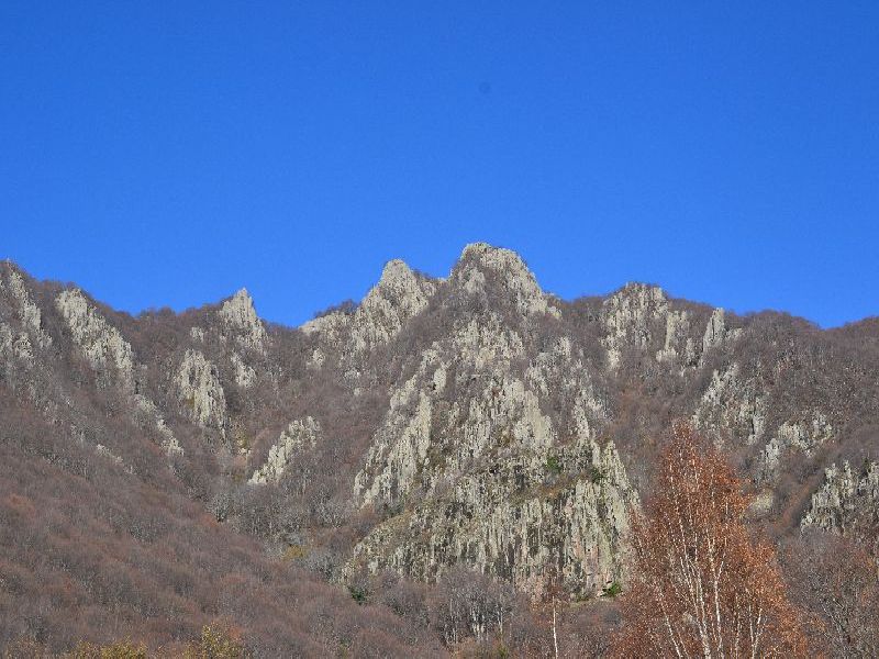 “The Ermario Summit” or “The Rocks of Abar Kaya” at an altitude of 1.441 m.