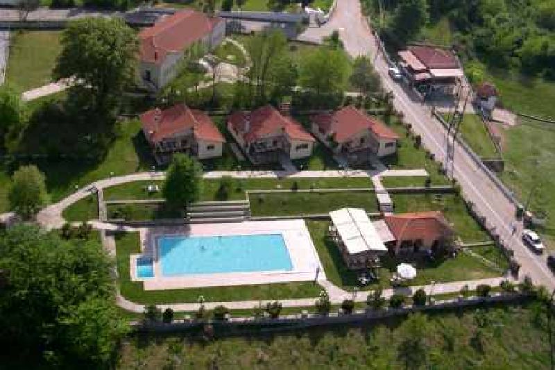 Tourist Houses “Hniochos”